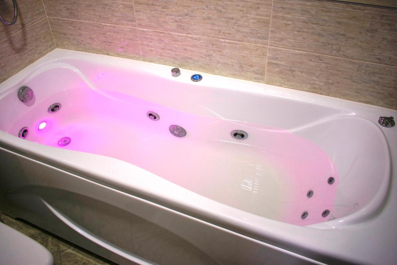 Jacuzzi New Loft Apartcomplex Kaskad, Минск - Центр Города 明斯克 客房 照片